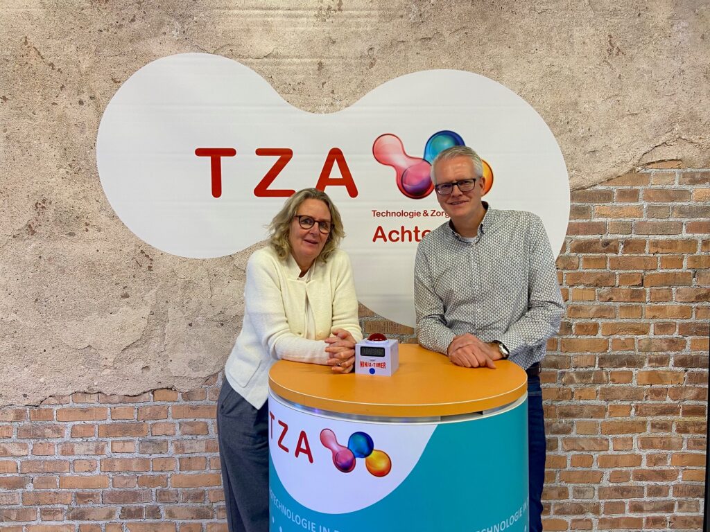 Patricia Jaeger samen met Ruud Kampshoff, directeur TZA Achterhoek